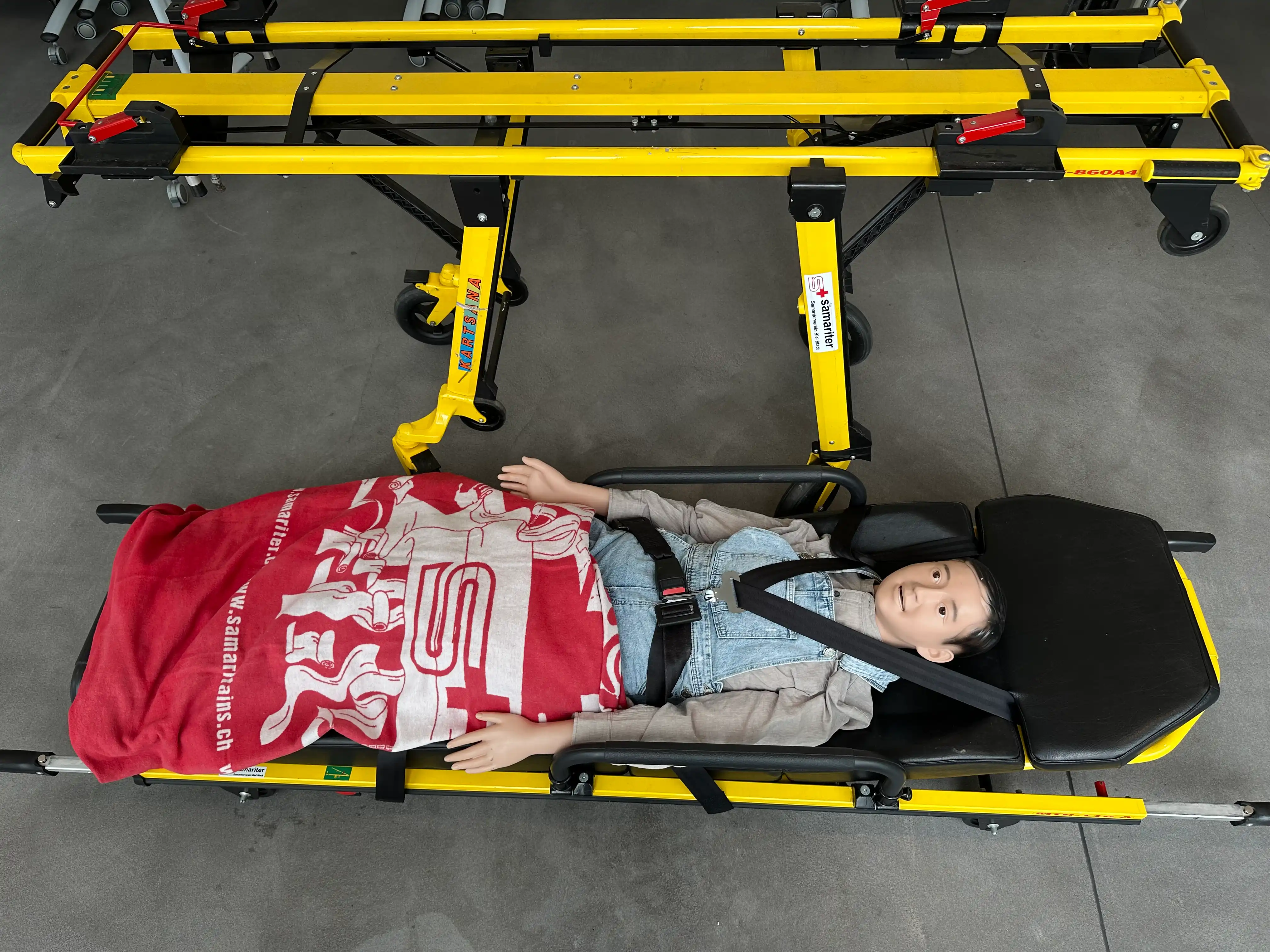 Tragbahre (gelb) Ansicht 2